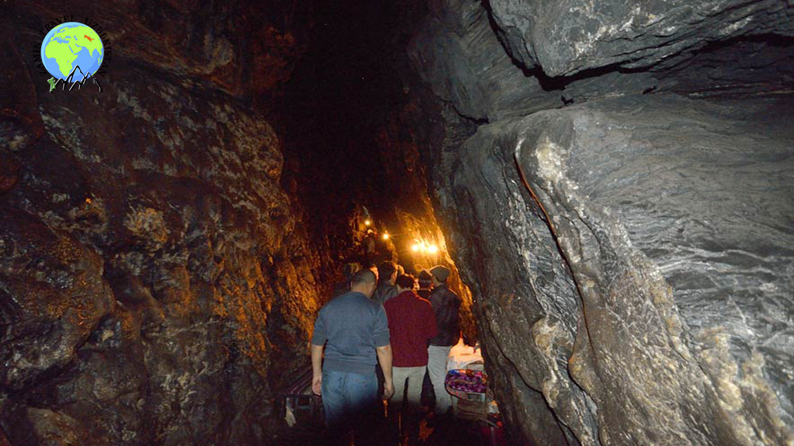 Tour della grotta Hazrati Daud